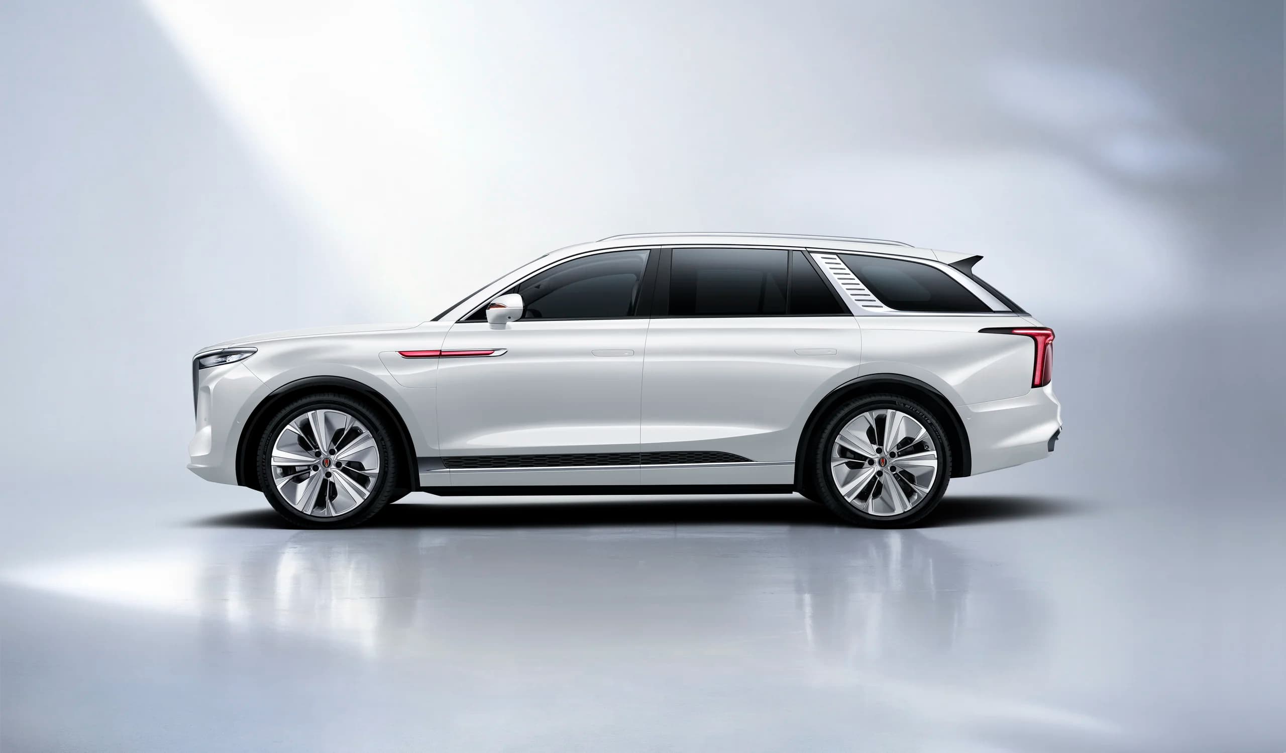 Hongqi E-HS9 commanding front presence