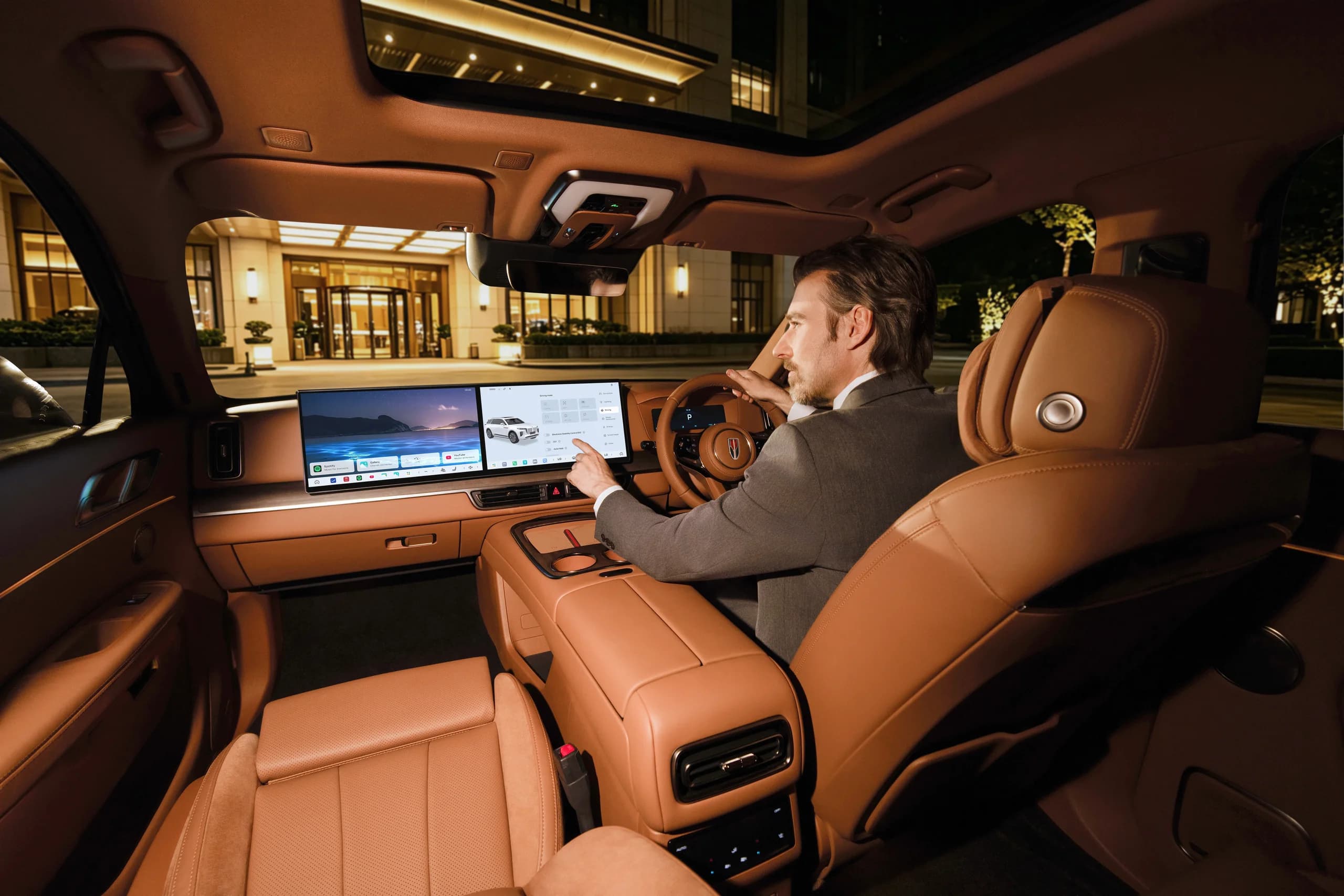 The Hongqi Experience Hero